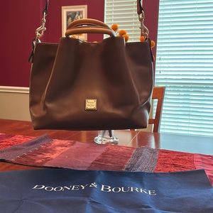DOONEY & BOURKE Barlow
